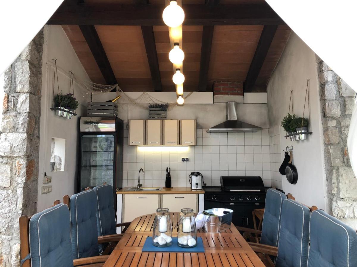 Castle House Rooms, Swimming Pool & Sauna & Tennis Court & Wine Cellar Sezana Ngoại thất bức ảnh