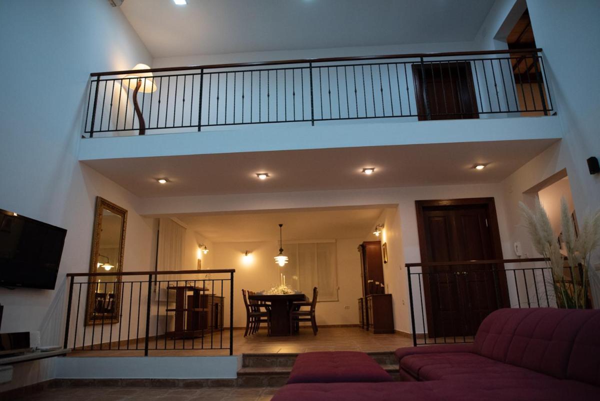 Castle House Rooms, Swimming Pool & Sauna & Tennis Court & Wine Cellar Sezana Ngoại thất bức ảnh