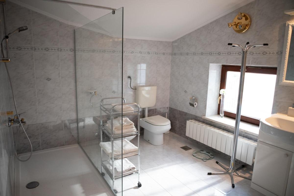 Castle House Rooms, Swimming Pool & Sauna & Tennis Court & Wine Cellar Sezana Ngoại thất bức ảnh